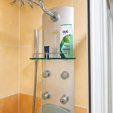 Nivy Loft Ac Center 브라티슬라바